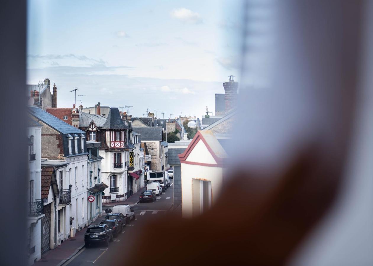 You Are Deauville Luaran gambar